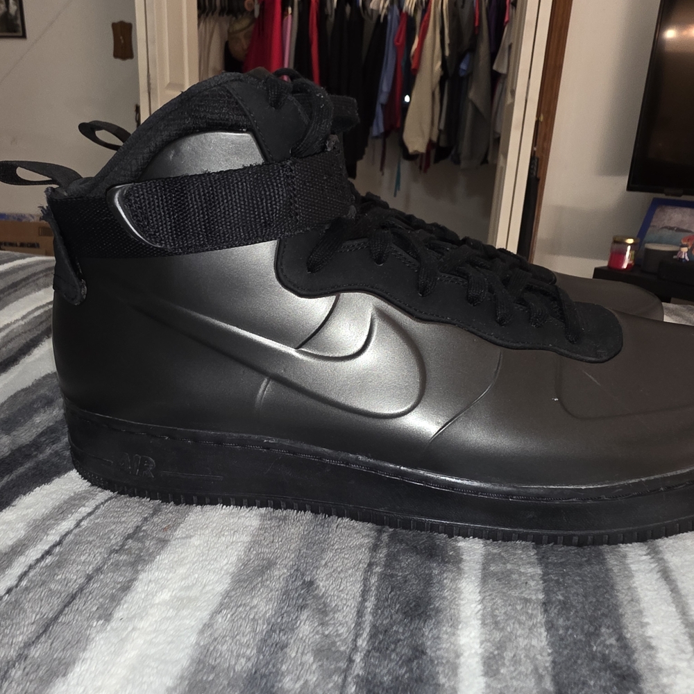 Nike Men's Black High-Top Sneakers
